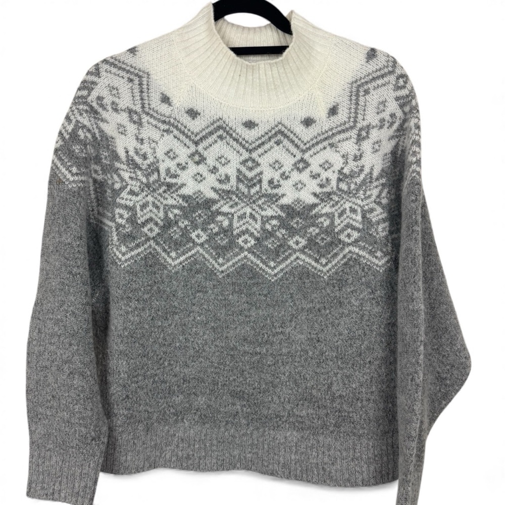 Old Navy Gray and White Mock Neck Cozy Sweater M